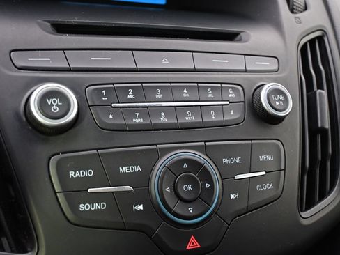 Used 2016 Ford Focus SE FWD image 30