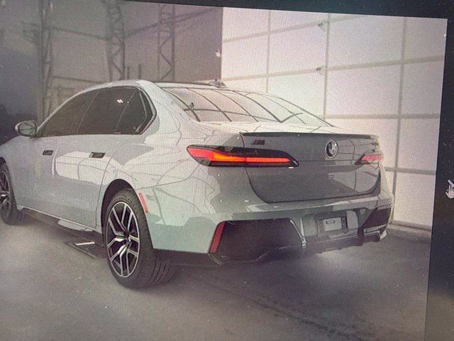 Used 2023 BMW 740i RWD image 4