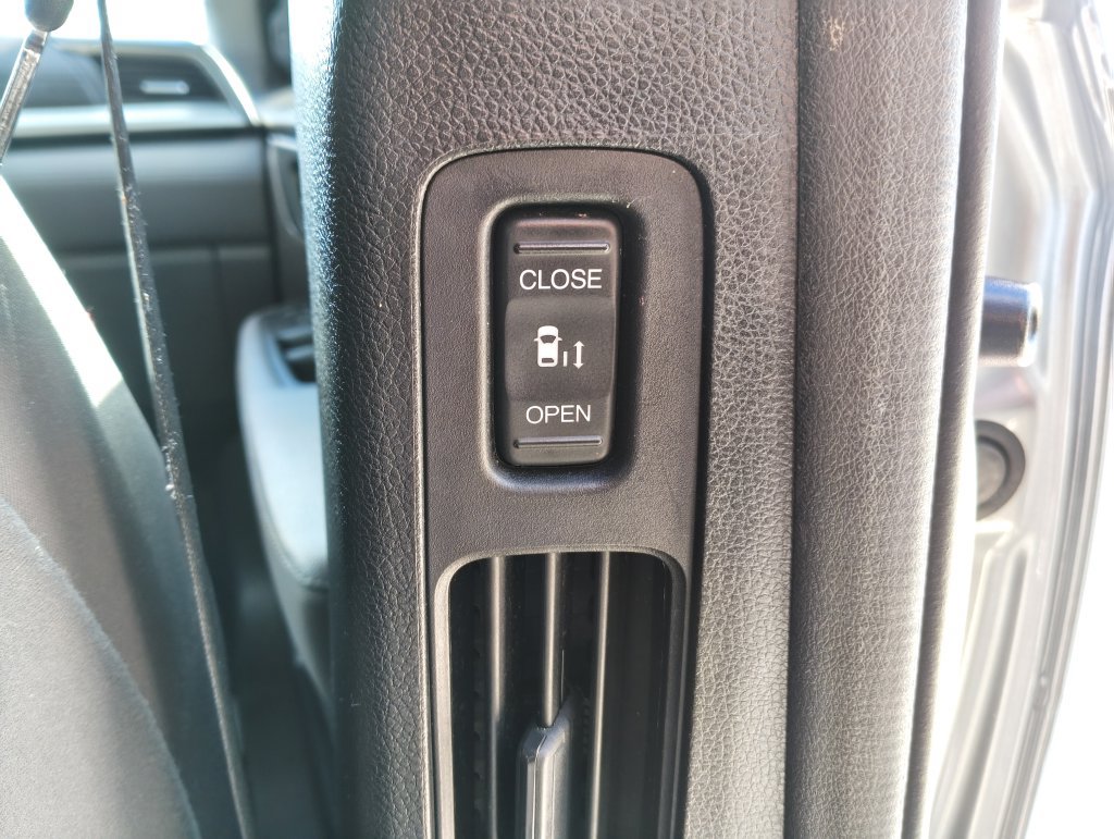 Used 2020 Honda Odyssey EX image 17