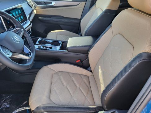 New 2025 Volkswagen Atlas Cross Sport SE image 17