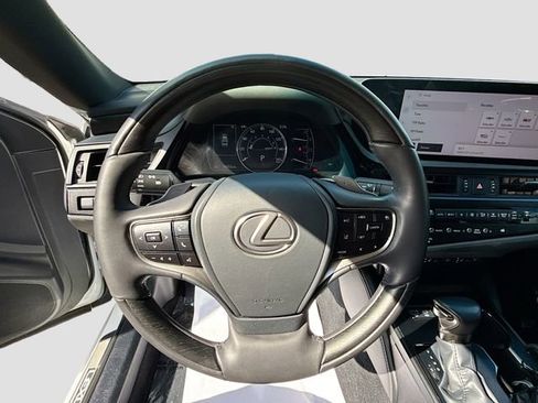 Used 2024 Lexus ES 350 Luxury w/ Technology Package image 11