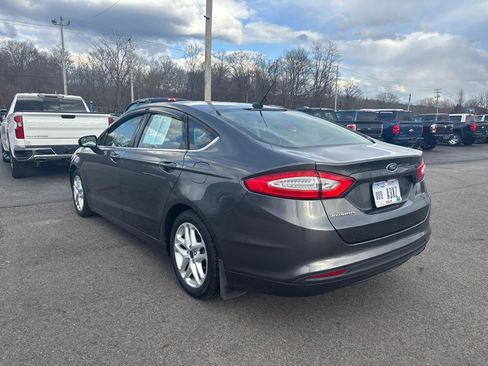 Used 2016 Ford Fusion SE image 4