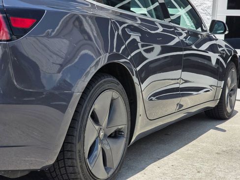 Used 2018 Tesla Model 3 Mid Range RWD image 40