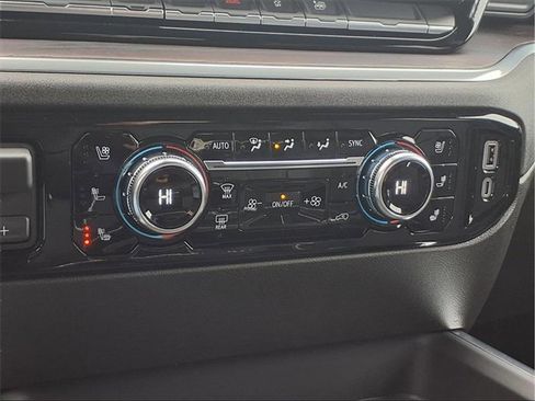 New 2025 GMC Sierra 2500 SLT w/ SLT Convenience Package image 9