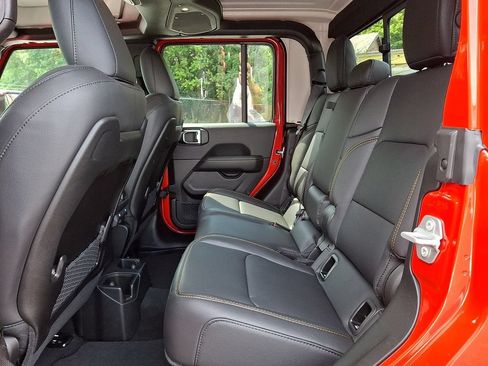 Used 2025 Jeep Gladiator Sport AWD/4WD image 10