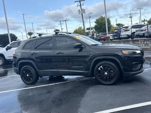Used 2020 Jeep Cherokee Latitude FWD image 10