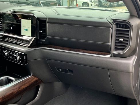 Used 2026 GMC Sierra 1500 SLT AWD/4WD image 19
