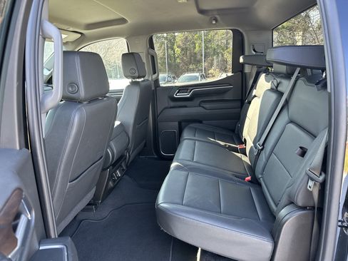 Used 2025 GMC Sierra 1500 SLT image 30