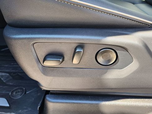 New 2026 GMC Yukon XL Elevation image 16