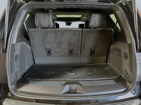 Used 2025 Cadillac Escalade Sport Platinum w/ LPO, Floor Liner Package AWD/4WD image 29