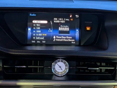 Used 2016 Lexus ES 350 w/ Premium Package w/Wood Trim FWD image 18