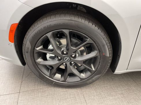 New 2026 Chrysler Pacifica Select image 9