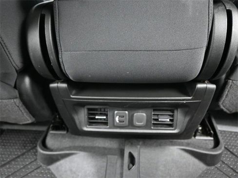 Used 2020 Chevrolet Silverado 1500 LT w/ Texas Edition image 29