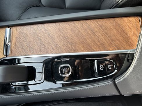 Certified 2024 Volvo XC90 B5 Plus image 35