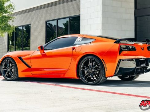 Used 2019 Chevrolet Corvette Stingray Coupe w/ Carbon Flash Badge Package RWD image 40