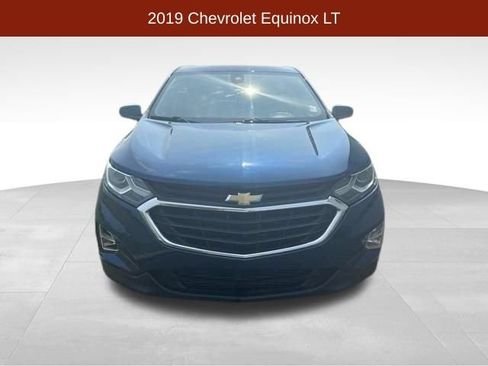 Used 2019 Chevrolet Equinox LT w/ Driver Convenience Package FWD image 2