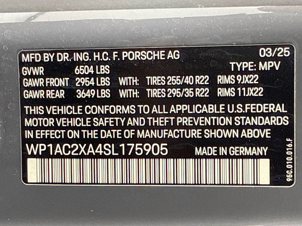 Certified 2025 Porsche Macan Turbo Electric AWD/4WD image 12