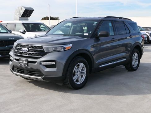 Used 2024 Ford Explorer XLT w/ Equipment Group 202A AWD/4WD image 7