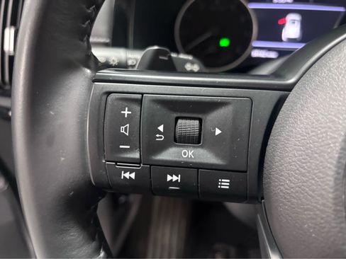 Used 2025 Nissan Pathfinder SV AWD/4WD image 19