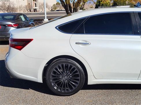 Used 2016 Toyota Avalon XLE image 4