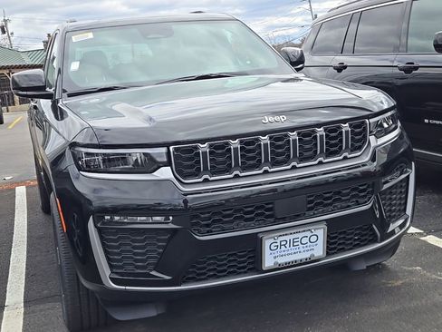 New 2026 Jeep Grand Cherokee Limited image 2