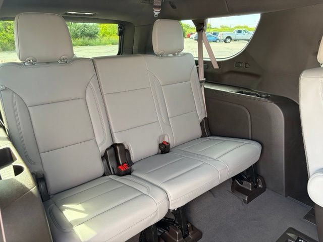 Used 2025 Chevrolet Suburban Z71 w/ Z71 Off-Road Package AWD/4WD image 14