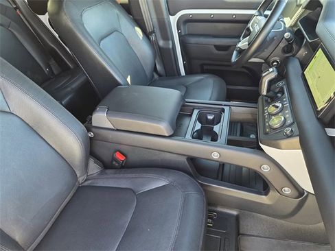 Used 2024 Land Rover Defender 110 X-Dynamic SE image 10