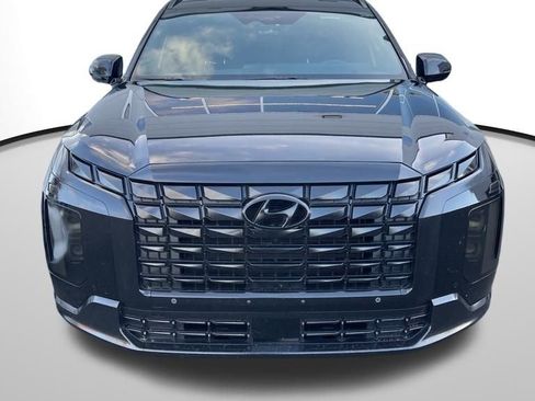 Used 2024 Hyundai Palisade Calligraphy image 2