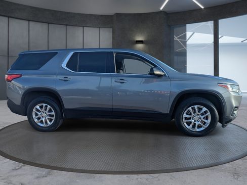 Used 2021 Chevrolet Traverse LS image 7