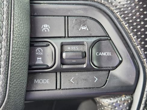 Used 2025 Toyota Tacoma SR5 AWD/4WD image 22