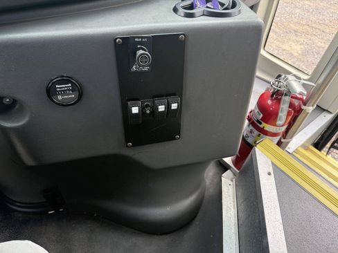 Used 2016 Ford E-450 and Econoline 450 Super Duty w/ Shuttle Bus Prep Package RWD image 14