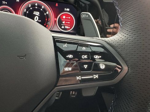 Used 2024 Volkswagen Golf R image 24