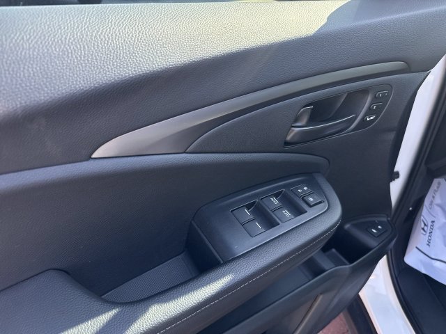 Certified 2024 Honda Passport EX-L image 13