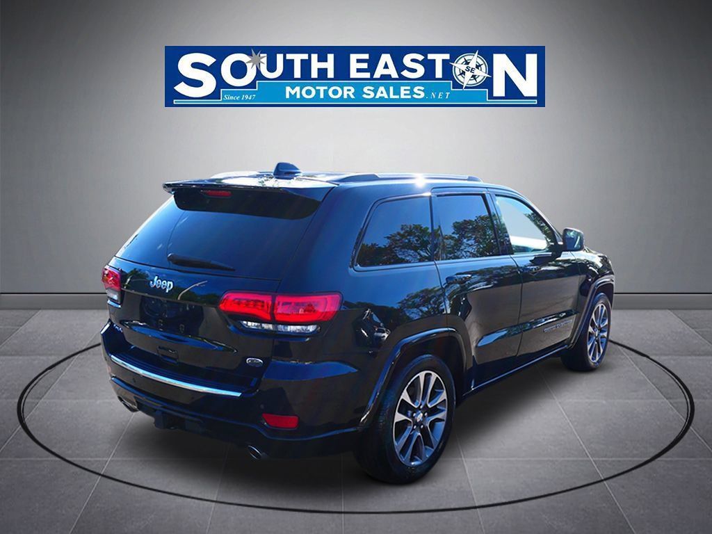 Used 2017 Jeep Grand Cherokee Overland w/ Jeep Active Safety Group AWD/4WD image 6