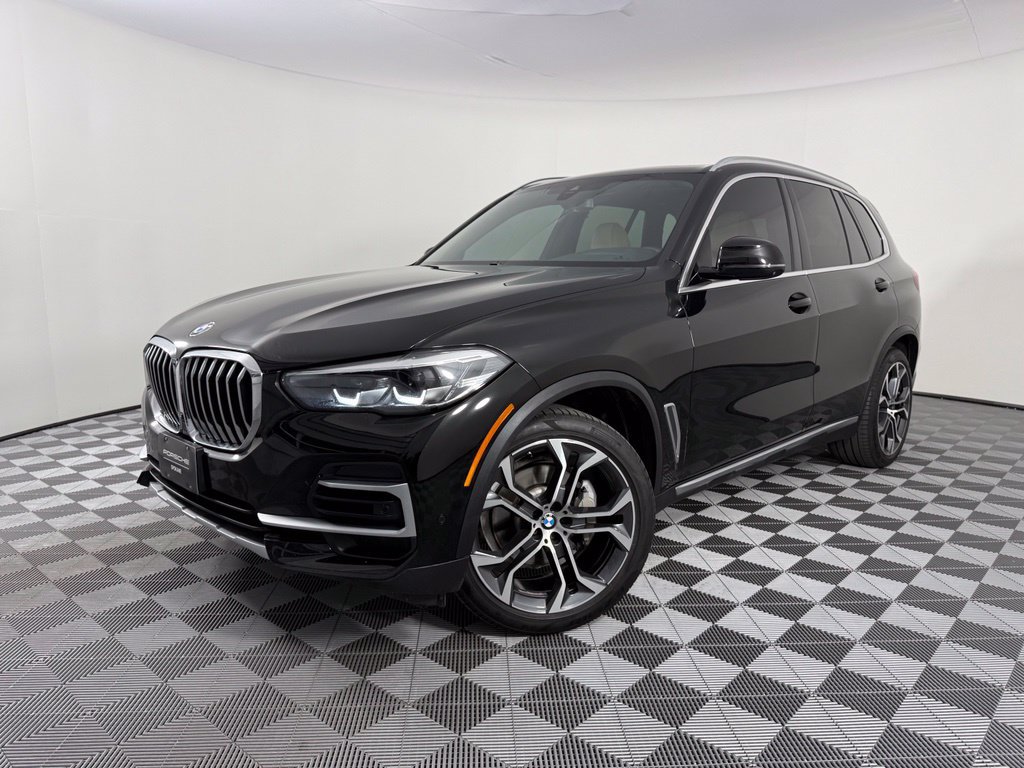 Used 2022 BMW X5 xDrive40i w/ Parking Assistance Package AWD/4WD image 1