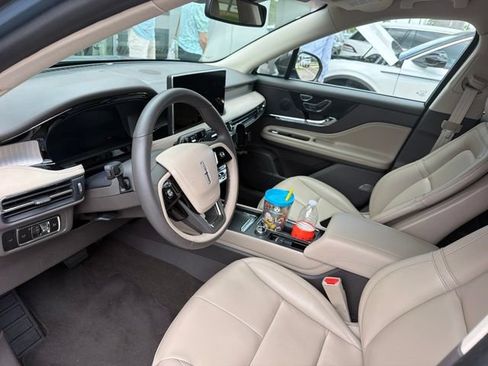 Used 2023 Lincoln Corsair FWD image 4
