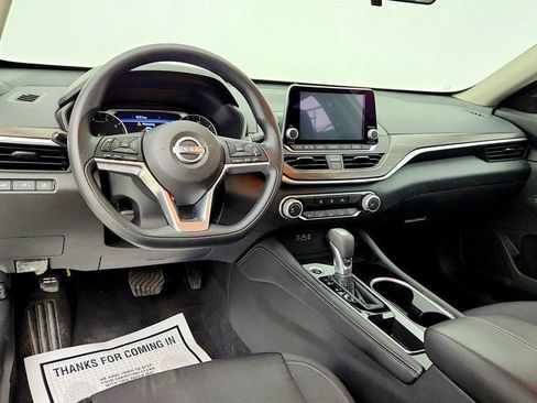 Used 2023 Nissan Altima 2.5 SV FWD image 11