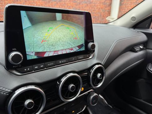 Used 2024 Nissan Sentra SV FWD image 19