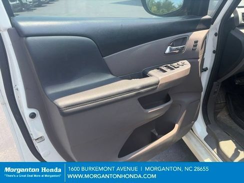 Used 2016 Honda Odyssey Touring Elite image 7