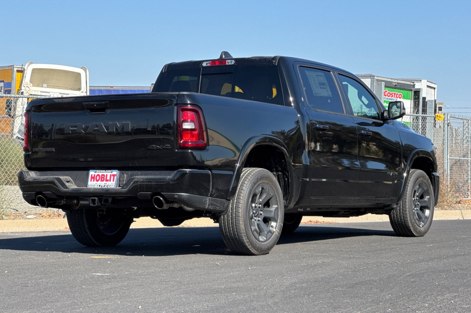 New 2027 RAM 1500 4x4 Crew Cab image 3