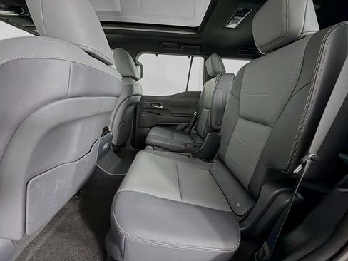 Used 2025 Lexus GX 550 w/ Accessory Package (2T) AWD/4WD image 27