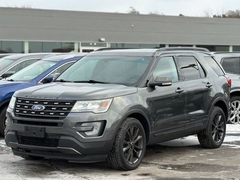 Certified 2017 Ford Explorer XLT w/ Equipment Group 202A image 31