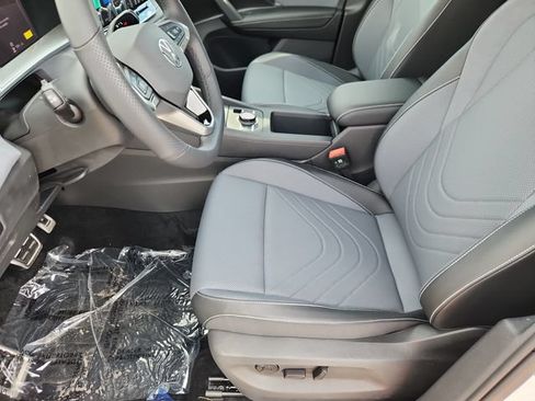 New 2026 Volkswagen Tiguan SE R-Line AWD/4WD image 7