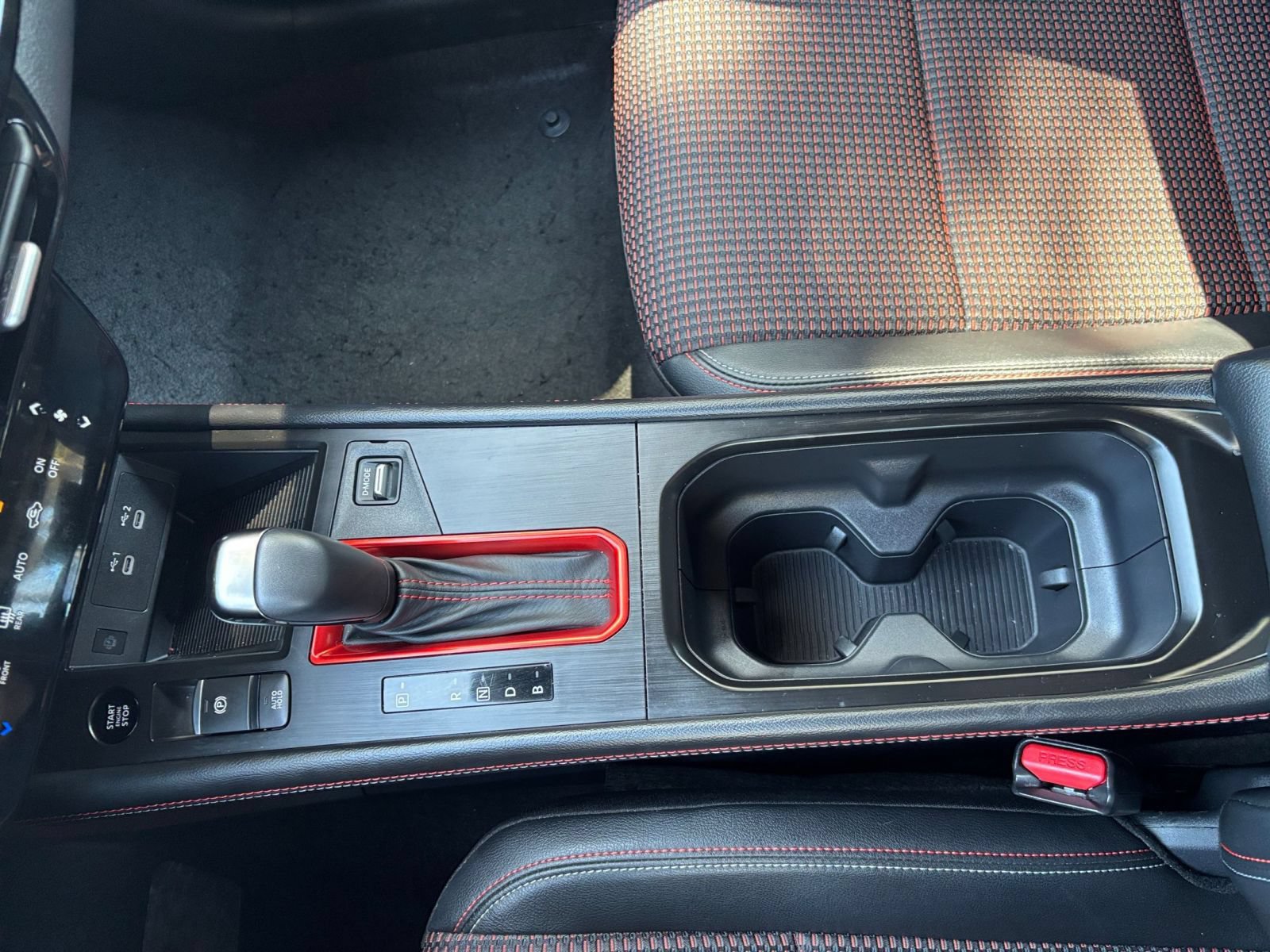 Used 2026 Nissan Kicks SR FWD image 39