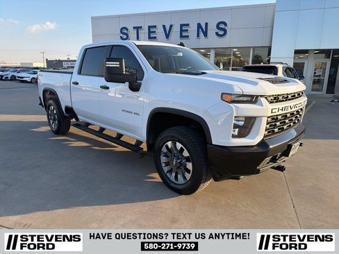 Used 2022 Chevrolet Silverado 2500 Custom w/ Custom Value Package AWD/4WD image 3
