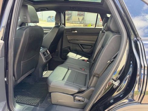 Used 2023 Volkswagen Atlas Cross Sport SEL R-Line AWD/4WD image 8
