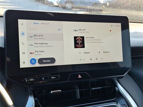 Certified 2024 Toyota Venza XLE image 16