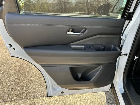 New 2025 Nissan Pathfinder SL w/ SL Premium Package image 23