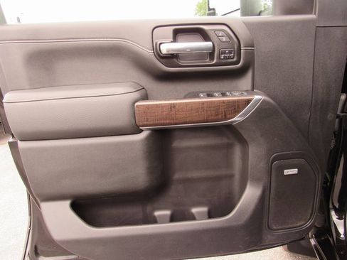 Used 2022 GMC Sierra 2500 Denali image 12