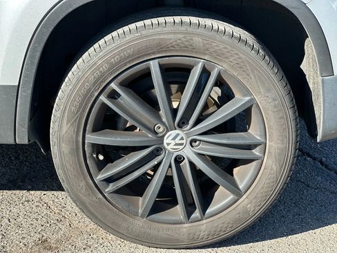 Used 2013 Volkswagen Tiguan SE image 25